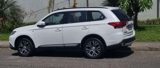 MITSUBISHI-OUTLANDER-2016