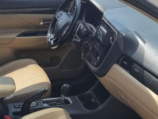 MITSUBISHI-OUTLANDER-3.0 GT 4X4 V6 24V GASOLINA 4P AUTOMÁTICO MITSUBISHI-OUTLANDER-2016