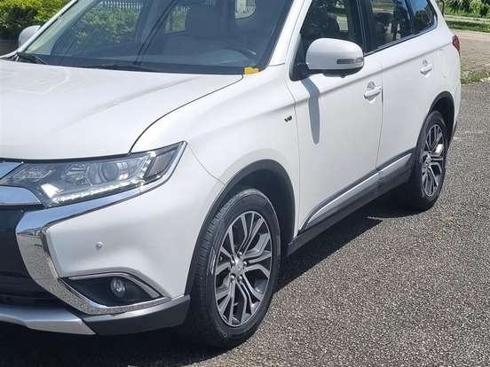 MITSUBISHI-OUTLANDER-3.0 GT 4X4 V6 24V GASOLINA 4P AUTOMÁTICO MITSUBISHI-OUTLANDER-2016