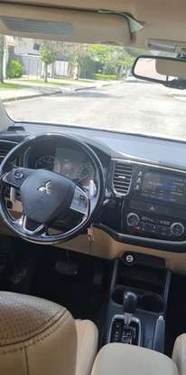 MITSUBISHI-OUTLANDER-2016