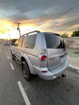 MITSUBISHI-PAJERO-2008