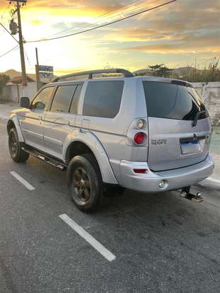 MITSUBISHI-PAJERO-2008