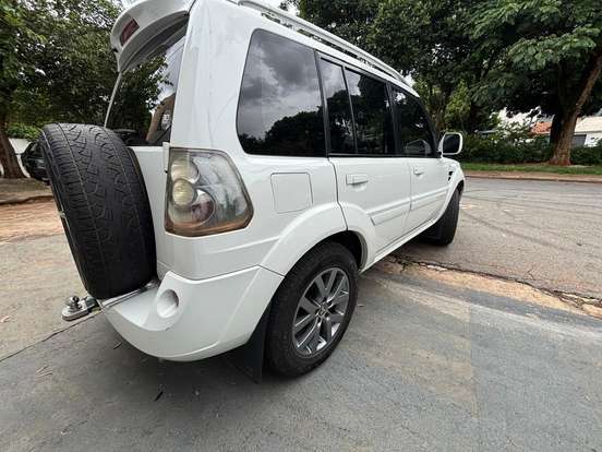 MITSUBISHI-PAJERO TR4-2.0 4X2 16V 140CV FLEX 4P AUTOMÁTICO MITSUBISHI-PAJERO TR4-2013