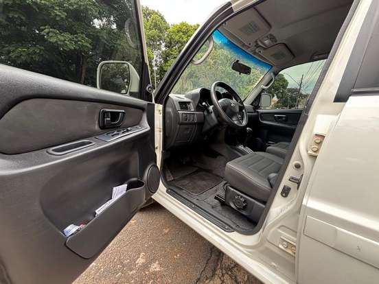 MITSUBISHI-PAJERO TR4-2.0 4X2 16V 140CV FLEX 4P AUTOMÁTICO MITSUBISHI-PAJERO TR4-2013