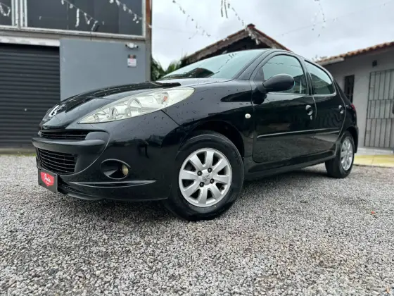 PEUGEOT 207 1.4 XR SPORT 8V FLEX 4P MANUAL PEUGEOT 207 1.4 XR SPORT 8V FLEX 4P MANUAL