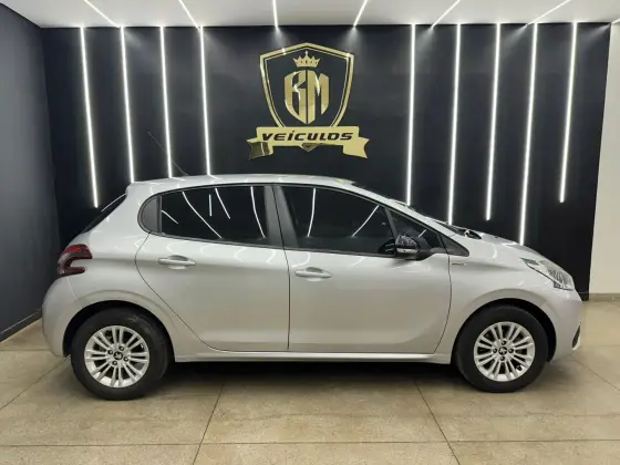 PEUGEOT 208 1.6 INCONCERT 16V FLEX 4P AUTOMÁTICO PEUGEOT 208 1.6 INCONCERT 16V FLEX 4P AUTOMÁTICO