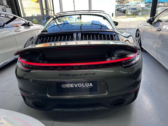 PORSCHE-911-2023