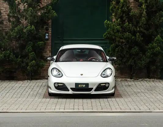 PORSCHE-CAYMAN-2011