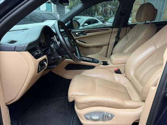 PORSCHE-MACAN-2022