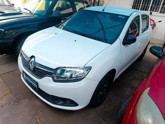 RENAULT SANDERO 1.0 EXPRESSION 16V FLEX 4P MANUAL RENAULT SANDERO 1.0 EXPRESSION 16V FLEX 4P MANUAL
