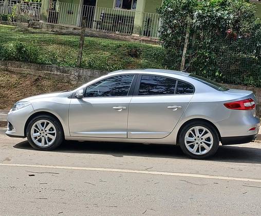 RENAULT FLUENCE 2.0 PRIVILÉGE 16V FLEX 4P AUTOMÁTICO