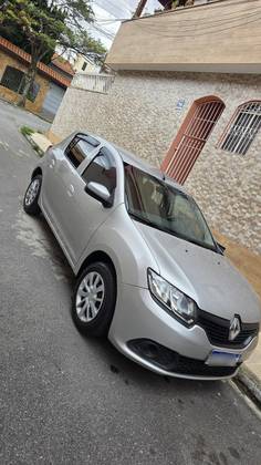 RENAULT SANDERO 1.0 AUTHENTIQUE 16V FLEX 4P MANUAL