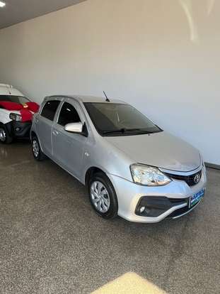 TOYOTA-ETIOS-2017