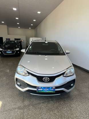 TOYOTA-ETIOS-2017
