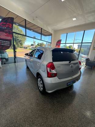 TOYOTA-ETIOS-2017