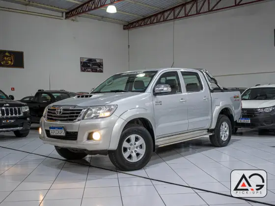 TOYOTA HILUX 3.0 SRV 4X4 CD 16V TURBO INTERCOOLER DIESEL 4P AUTOMÁTICO TOYOTA HILUX 3.0 SRV 4X4 CD 16V TURBO INTERCOOLER DIESEL 4P AUTOMÁTICO
