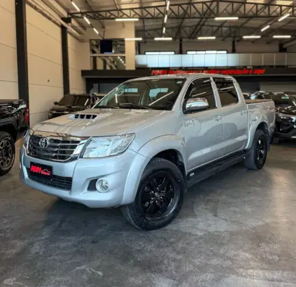 TOYOTA HILUX 3.0 SRV 4X4 CD 16V TURBO INTERCOOLER DIESEL 4P AUTOMÁTICO TOYOTA HILUX 3.0 SRV 4X4 CD 16V TURBO INTERCOOLER DIESEL 4P AUTOMÁTICO