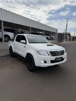 TOYOTA HILUX 3.0 SRV 4X4 CD 16V TURBO INTERCOOLER DIESEL 4P AUTOMÁTICO TOYOTA HILUX 3.0 SRV 4X4 CD 16V TURBO INTERCOOLER DIESEL 4P AUTOMÁTICO