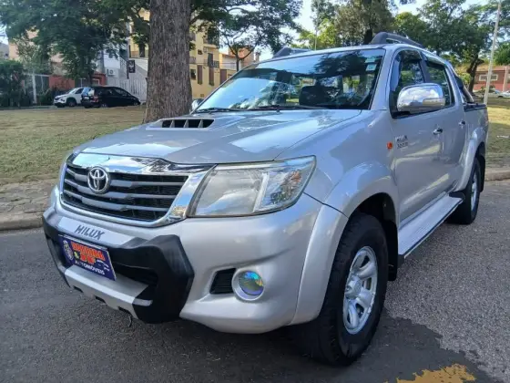 TOYOTA HILUX 3.0 STD 4X4 CD 16V TURBO INTERCOOLER DIESEL 4P MANUAL
