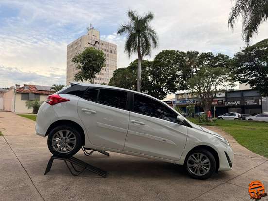 TOYOTA-YARIS-1.3 16V FLEX XL PLUS TECH MULTIDRIVE TOYOTA-YARIS-2019