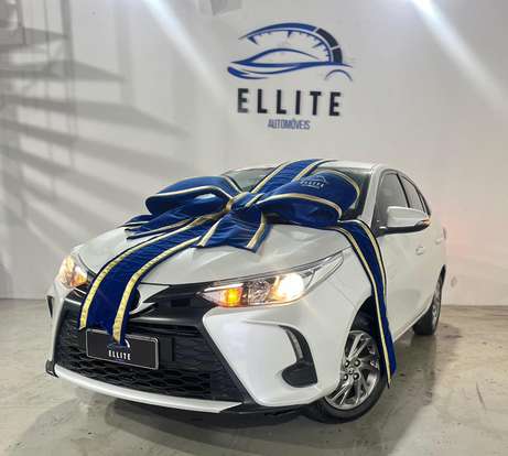 TOYOTA-YARIS-2023
