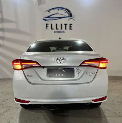 TOYOTA-YARIS-2023