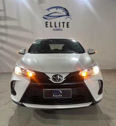 TOYOTA-YARIS-2023