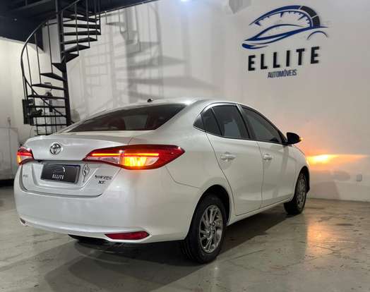 TOYOTA-YARIS-2023