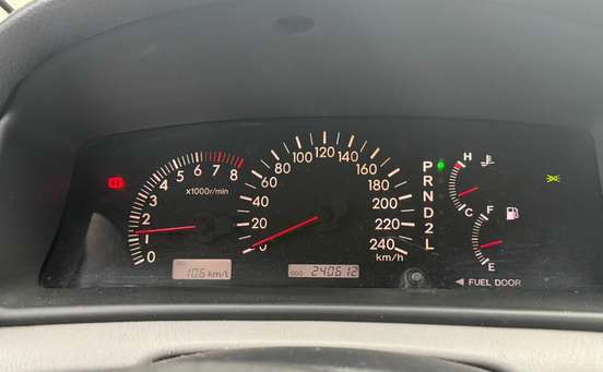 TOYOTA-COROLLA-2005
