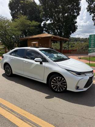 TOYOTA-COROLLA-2025