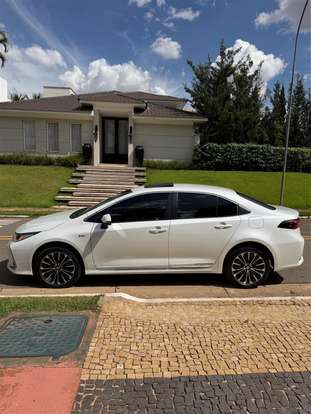 TOYOTA-COROLLA-2025