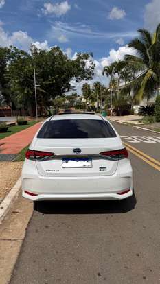 TOYOTA-COROLLA-2025