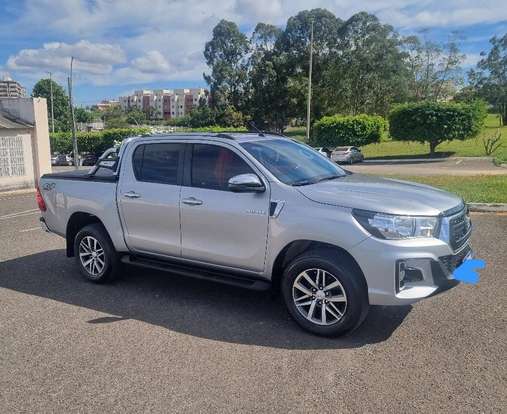 TOYOTA-HILUX-2.8 SRV 4X4 CD 16V DIESEL 4P AUTOMÁTICO TOYOTA-HILUX-2019