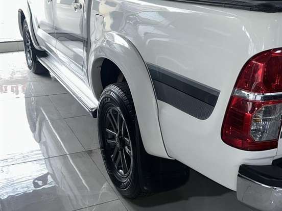 TOYOTA-HILUX-3.0 SRV LIMITED EDITION 4X4 CD 16V TURBO INTERCOOLER DIESEL 4P AUTOMÁTICO TOYOTA-HILUX-2015