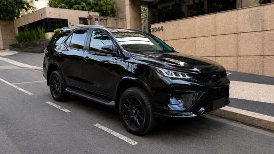 TOYOTA-HILUX SW4-2024