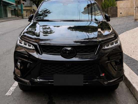 TOYOTA-HILUX SW4-2.8 D-4D TURBO DIESEL GR-S 7L 4X4 AUTOMÁTICO TOYOTA-HILUX SW4-2024