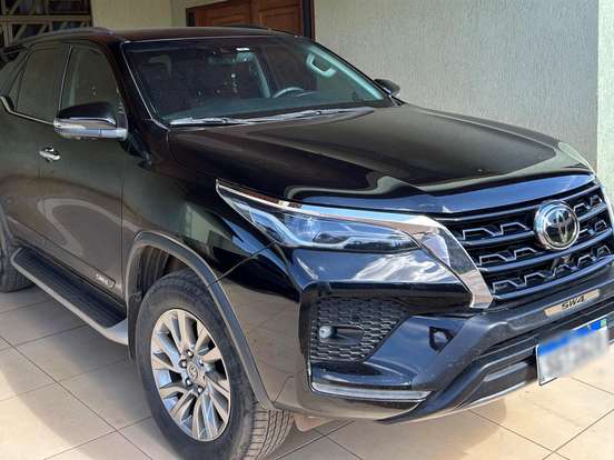 TOYOTA-HILUX SW4-2.8 D-4D TURBO DIESEL SRX 7L 4X4 AUTOMÁTICO TOYOTA-HILUX SW4-2023