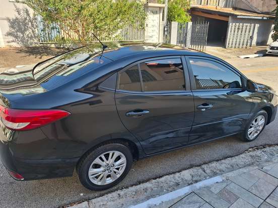 TOYOTA-YARIS-2019