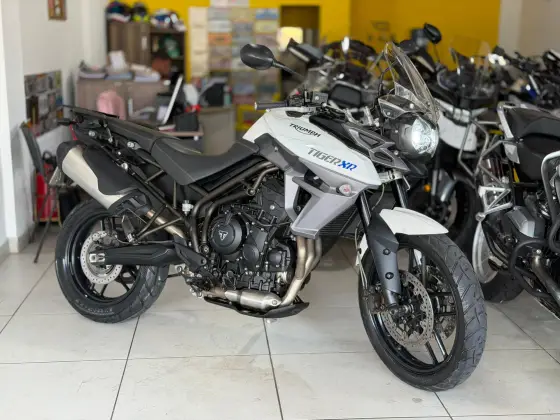 TRIUMPH TIGER 800 XR TRIUMPH TIGER 800 XR
