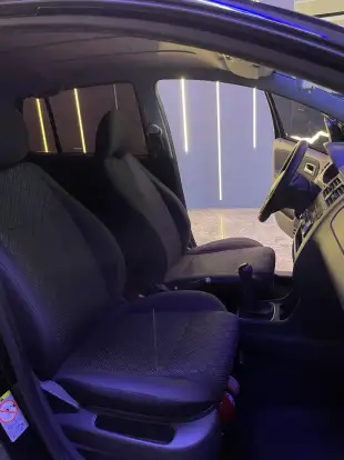 VOLKSWAGEN-FOX-2014