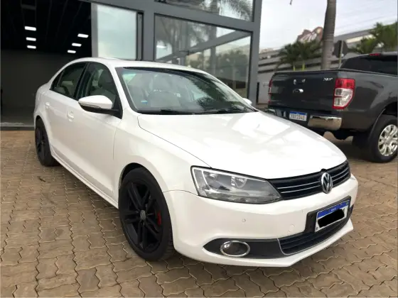 VOLKSWAGEN JETTA 2.0 COMFORTLINE FLEX 4P TIPTRONIC