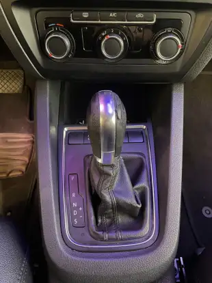VOLKSWAGEN-JETTA-2015