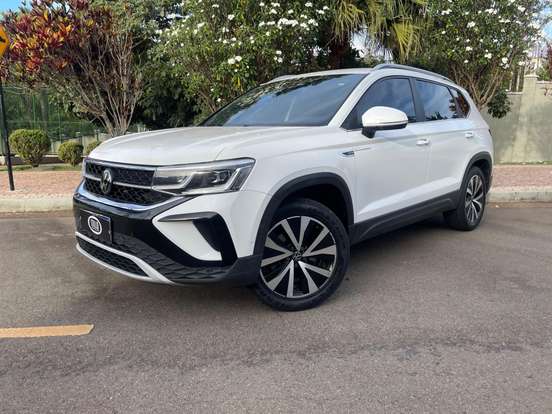 VOLKSWAGEN-TAOS-2023