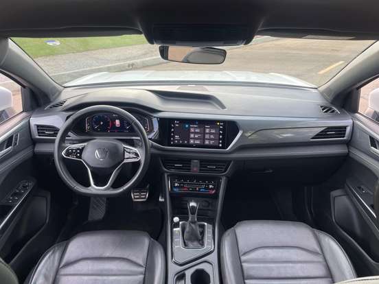 VOLKSWAGEN-TAOS-2023