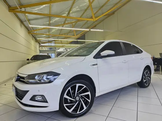 VOLKSWAGEN VIRTUS 1.0 200 TSI HIGHLINE AUTOMÁTICO