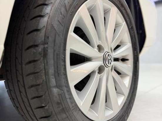 VOLKSWAGEN-VOYAGE-1.0 MI 8V FLEX 4P MANUAL VOLKSWAGEN-VOYAGE-2014