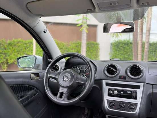VOLKSWAGEN-VOYAGE-1.0 MI TRENDLINE 8V FLEX 4P MANUAL VOLKSWAGEN-VOYAGE-2015