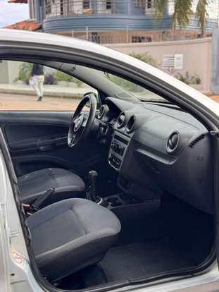 VOLKSWAGEN-VOYAGE-2015