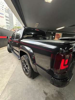 VOLKSWAGEN-AMAROK-2012