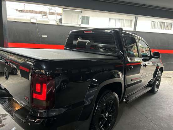 VOLKSWAGEN-AMAROK-2012